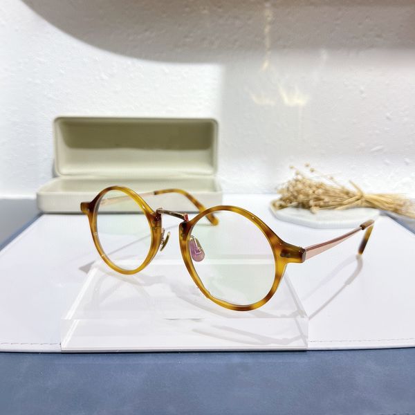 optical eyeglasses for men women retro 9073 style anti-blue square titanium frame glasses light lens with box, White;black
optical eyeglasses for men women retro 9073 style anti-blue square titanium frame glasses light lens with box, White;black