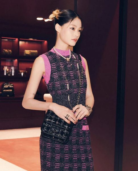 two piece dress 2022 european designer designed the latest fashion knitted vest skirt two-piece set in autumn and winter, White
two piece dress 2022 european designer designed the latest fashion knitted vest skirt two-piece set in autumn and winter, White