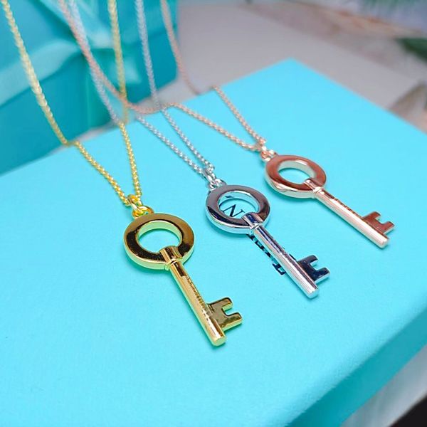7a designer womens necklace classic key pendant aaaaa jewelry girls valentines day christmas love gift box, Silver
7a designer womens necklace classic key pendant aaaaa jewelry girls valentines day christmas love gift box, Silver