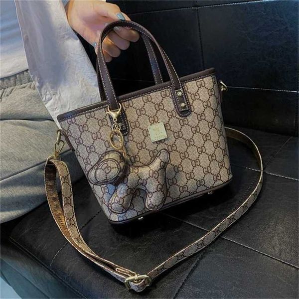 60% off 2023 designer bag women's bags can be customized and mixed batches this year's net red lattice portable cabbage basket ver
60% off 2023 designer bag women's bags can be customized and mixed batches this year's net red lattice portable cabbage basket ver