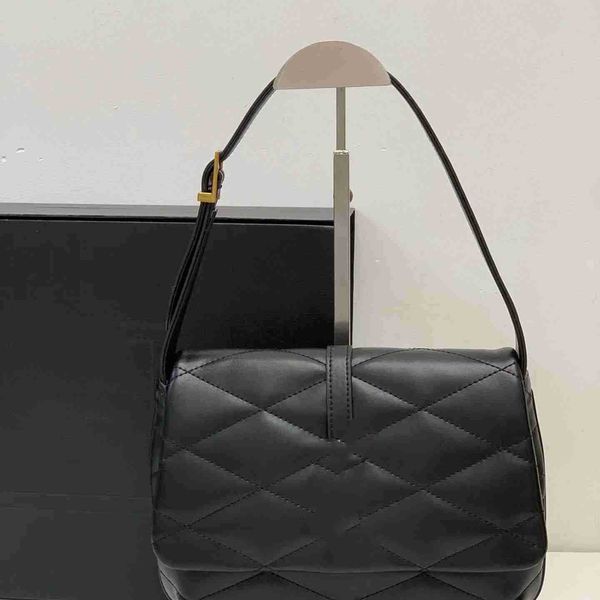 designer luxury women the tote bag fashion versatile handbags shoulder crossbody bags purse tories totes large capacity saddle wallets 7a 0
designer luxury women the tote bag fashion versatile handbags shoulder crossbody bags purse tories totes large capacity saddle wallets 7a 0