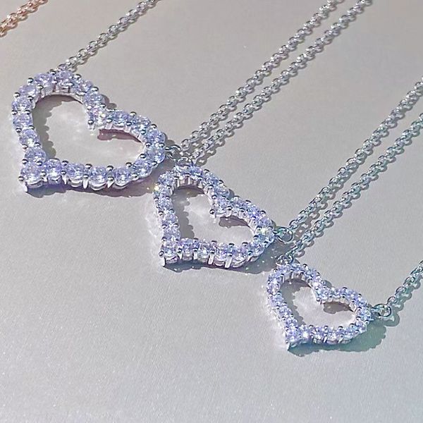 7a classic fashion designer women's necklace luxury diamond set peach heart pendant aaa aaa jewelry girl valentine's day love gift, Silver
7a classic fashion designer women's necklace luxury diamond set peach heart pendant aaa aaa jewelry girl valentine's day love gift, Silver