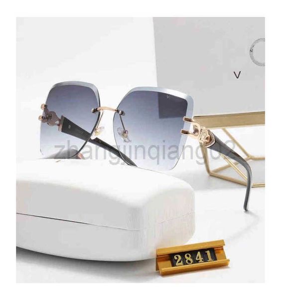 designer versage sunglass eyewear luxurious fashion style frameless personality square glare anti ultraviolet casual summer winter sun glass, White;black
designer versage sunglass eyewear luxurious fashion style frameless personality square glare anti ultraviolet casual summer winter sun glass, White;black