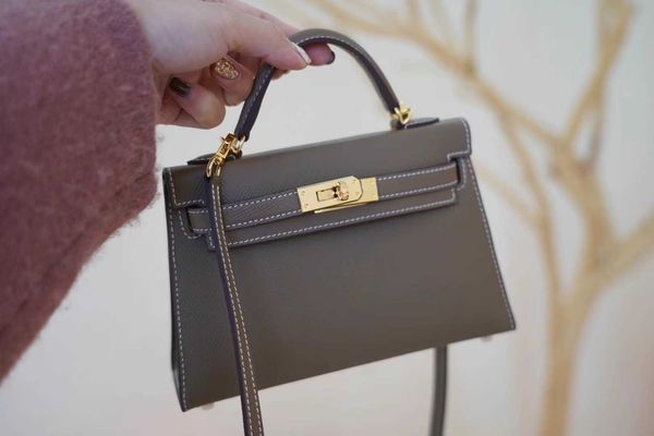 fashion women hemrres totes bag s cowskin genuine leather handbag kelys generation elephant grey one shoulder crossbody classic palm texture
fashion women hemrres totes bag s cowskin genuine leather handbag kelys generation elephant grey one shoulder crossbody classic palm texture