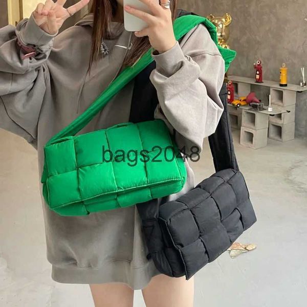 evening bags bottegs v designer woven bag womens new autumn winter down handbag niche design cassette sponge pillow messenger handbags
evening bags bottegs v designer woven bag womens new autumn winter down handbag niche design cassette sponge pillow messenger handbags