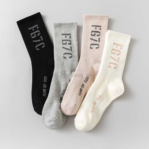 men's socks season 7 essential designer letter sock men women's medium tube rich pure cotton sports stockings, Black
men's socks season 7 essential designer letter sock men women's medium tube rich pure cotton sports stockings, Black
