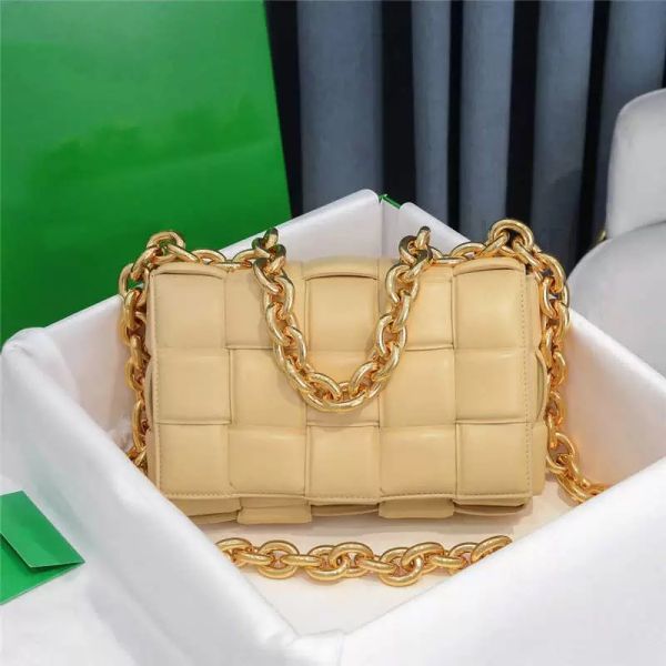 7a quality designer shoulder pad padded cassette tote bag crossbody woman fashion cross body totes clutch bags small luxury woven weave ebi
7a quality designer shoulder pad padded cassette tote bag crossbody woman fashion cross body totes clutch bags small luxury woven weave ebi