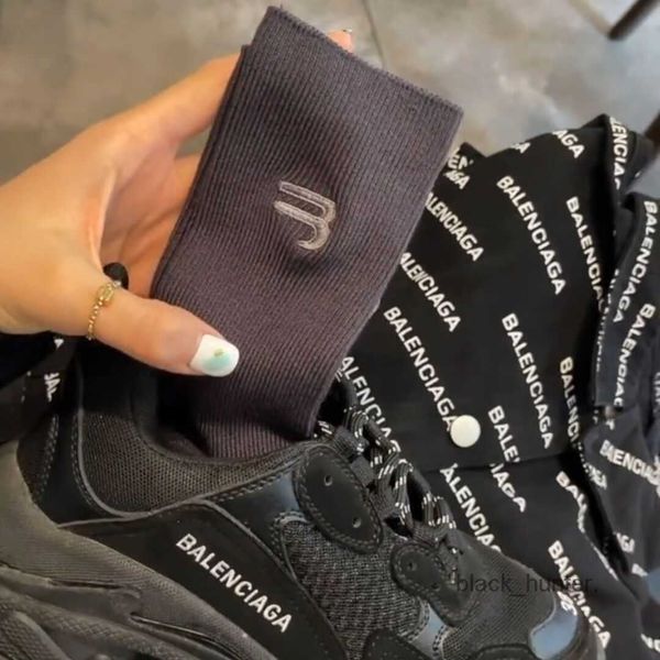 men's socks balencaigass designer letter embroidery autumn winter mid tube sock women ins fashion solid color english net red tide bran, Black
men's socks balencaigass designer letter embroidery autumn winter mid tube sock women ins fashion solid color english net red tide bran, Black