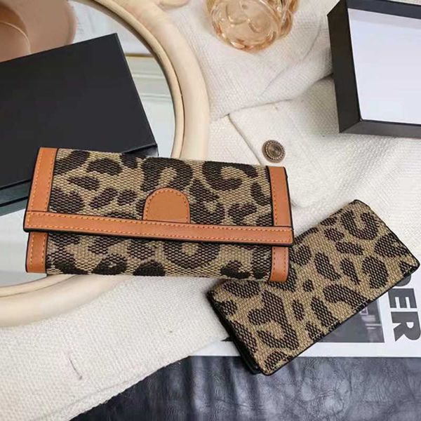 wallet designer luxury handbags clutch bag card holder pu leather with letter flower print women girl fashion purse 2022 new, Red;black
wallet designer luxury handbags clutch bag card holder pu leather with letter flower print women girl fashion purse 2022 new, Red;black