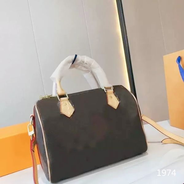 designer crossbody bag shoulder bags tote speedy nano luxurys designers women retiro bag single belt textile materials versatile adjustable
designer crossbody bag shoulder bags tote speedy nano luxurys designers women retiro bag single belt textile materials versatile adjustable