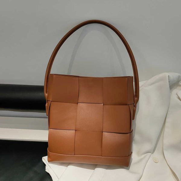 designer luxury women bag bottegas handbag fashion inclined shoulder womens bags versatile purses totes large capacity saddle venetas wallet
designer luxury women bag bottegas handbag fashion inclined shoulder womens bags versatile purses totes large capacity saddle venetas wallet