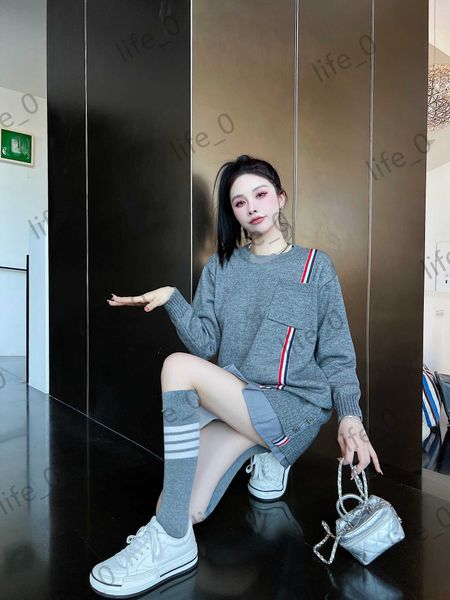 brand womens sweaters vertical striped pocket sweater round neck pullover medium style knitted cardigans spring autumn warm fashion sweater, White;black
brand womens sweaters vertical striped pocket sweater round neck pullover medium style knitted cardigans spring autumn warm fashion sweater, White;black