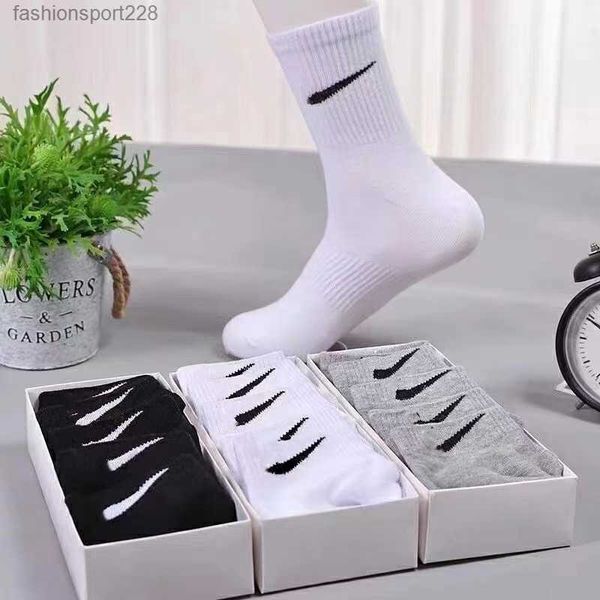 designer socks fashion brand medium men women solid black white gray sports boat sock casual cotton socks, White;pink
designer socks fashion brand medium men women solid black white gray sports boat sock casual cotton socks, White;pink