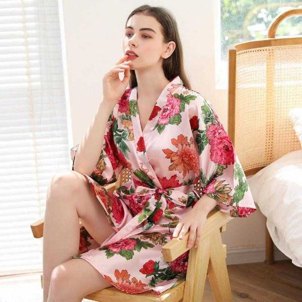 women's sleepwear loose bathrobe print flower women kimono robe gown satin silk intimate lingerie nightgown soft home dressing gown t22, Black;red
women's sleepwear loose bathrobe print flower women kimono robe gown satin silk intimate lingerie nightgown soft home dressing gown t22, Black;red