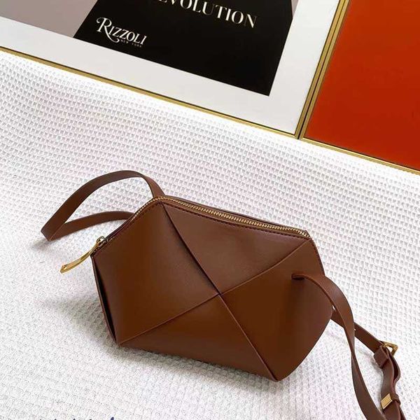 designer clutch bags products autumn and winter handbag classic woven diagonal one-shoulder origami bag made of high-quality soft 2022, Red;black
designer clutch bags products autumn and winter handbag classic woven diagonal one-shoulder origami bag made of high-quality soft 2022, Red;black