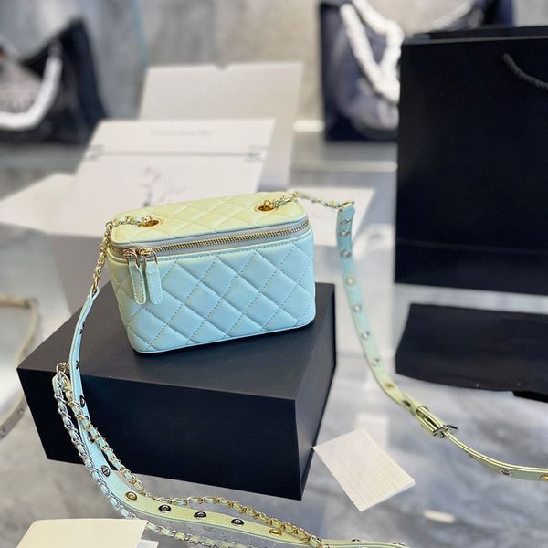 22p fashion women trunk cute designer shoulder bag leather quilted double chain diamond lattice classic zip handbag trend cross body suitcas
22p fashion women trunk cute designer shoulder bag leather quilted double chain diamond lattice classic zip handbag trend cross body suitcas