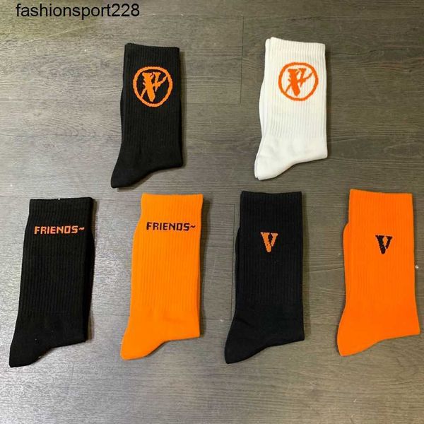 designer socks men women black orange fashion brand sock letter middle tube vloness socks, White;pink
designer socks men women black orange fashion brand sock letter middle tube vloness socks, White;pink