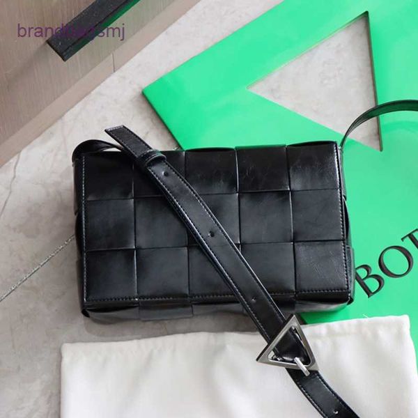 bottegas bottegas bag 2022 new woven bag small square silver triangle buckle oil wax skin tofu leather pillow female tauw, Blue;pink
bottegas bottegas bag 2022 new woven bag small square silver triangle buckle oil wax skin tofu leather pillow female tauw, Blue;pink