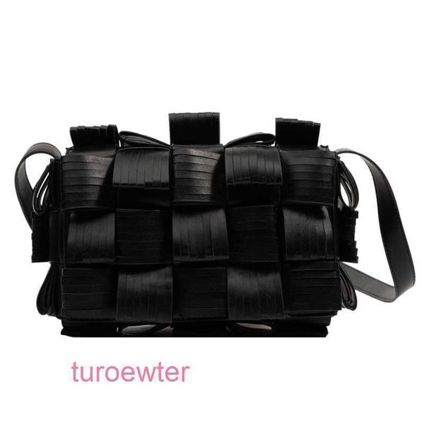 bottegas designer bags venetas women cassette handbags genuine leather with the 2022 summer fashion one shoulder small fragrant bag zoj4
bottegas designer bags venetas women cassette handbags genuine leather with the 2022 summer fashion one shoulder small fragrant bag zoj4