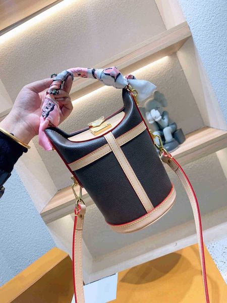 designer luxury women bag louiss handbags totes bags womens crossbody handbag loulou lvs fashion capacity versatile shoulder pursest 5a qual
designer luxury women bag louiss handbags totes bags womens crossbody handbag loulou lvs fashion capacity versatile shoulder pursest 5a qual