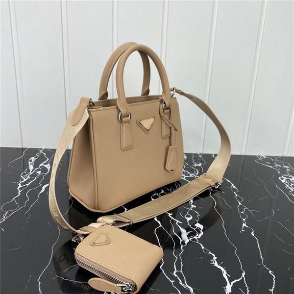 whole new brand shoulder bag for women chest pack lady tote chains handbags presbyopic purse backpack shoulder ba284d, Black;red
whole new brand shoulder bag for women chest pack lady tote chains handbags presbyopic purse backpack shoulder ba284d, Black;red