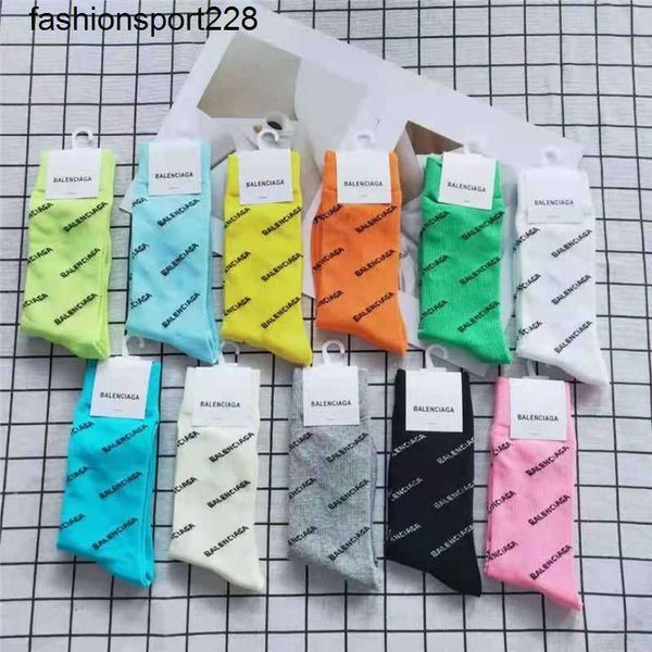 designer socks luxury balencaigass paris letter jacquard net red star men women middle tube aristocratic fashion brand versatile casual stac, White;pink
designer socks luxury balencaigass paris letter jacquard net red star men women middle tube aristocratic fashion brand versatile casual stac, White;pink
