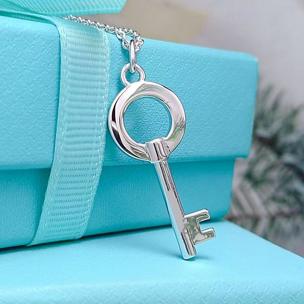 7a classic designer women's necklace gold rose gold silver key pendant highquality aaaaa girl valentine's day christmas gift box
7a classic designer women's necklace gold rose gold silver key pendant highquality aaaaa girl valentine's day christmas gift box