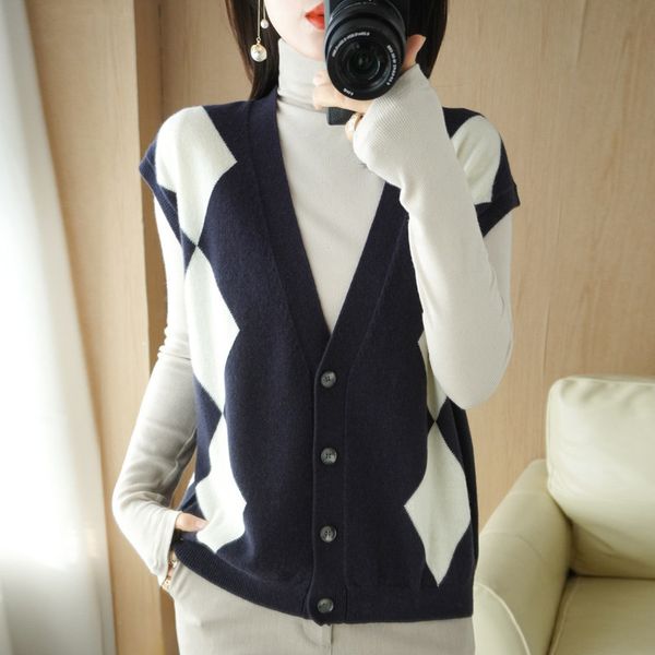 women's vests 3924 plaid knitted vest women single breasted vneck slim sleeveless women's sweater vest waistcoat cardigan outerwea, Black;white
women's vests 3924 plaid knitted vest women single breasted vneck slim sleeveless women's sweater vest waistcoat cardigan outerwea, Black;white