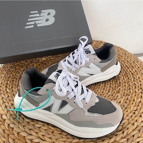 nb574 574 fashion women mens casual shoes bb574 white grey aime leon dore rich paul auralee ecru black red platform designer sneakers b574 s, Red;white
nb574 574 fashion women mens casual shoes bb574 white grey aime leon dore rich paul auralee ecru black red platform designer sneakers b574 s, Red;white