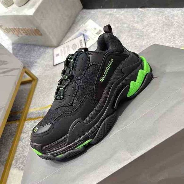 designer balencaigass fashion casual shoes roller skates version paris highest family triple black white milk tea green air cushion men'
designer balencaigass fashion casual shoes roller skates version paris highest family triple black white milk tea green air cushion men'