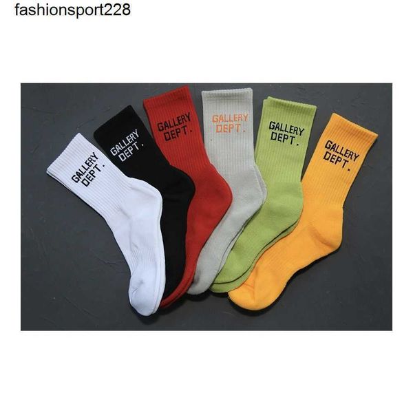 designer socks galery dept men women autumn winter graffiti letters street art solid color cotton towel bottom sports socks, White;pink
designer socks galery dept men women autumn winter graffiti letters street art solid color cotton towel bottom sports socks, White;pink
