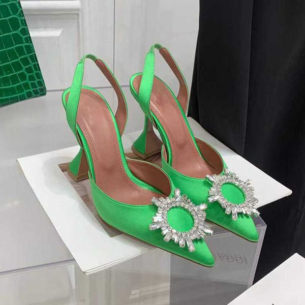 amina muaddi black satin sunflower crystal-embellished buckle sandals high heeled shoes pointed toe women's luxury designers dress shoe
amina muaddi black satin sunflower crystal-embellished buckle sandals high heeled shoes pointed toe women's luxury designers dress shoe