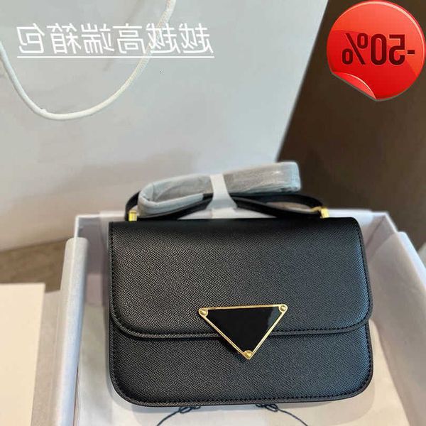 designer bag home p sweet cowhide one shoulder cross body armpit horse street buckle mailman flap envelope fashion trend factory direct sale
designer bag home p sweet cowhide one shoulder cross body armpit horse street buckle mailman flap envelope fashion trend factory direct sale