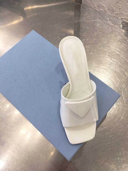 basketball shoes luxury designer scuffs slipper nice summer sandals beach slide slippers ladies knitting flip flops loafers floral color
basketball shoes luxury designer scuffs slipper nice summer sandals beach slide slippers ladies knitting flip flops loafers floral color