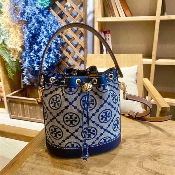 torys bucket designer handbags burchs bag 2022 canvas collage single diagonal 1615 large fashion drawstring handbag shoulder crossbody
torys bucket designer handbags burchs bag 2022 canvas collage single diagonal 1615 large fashion drawstring handbag shoulder crossbody