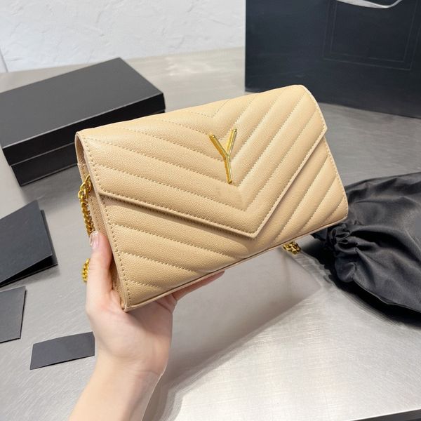 2022 woman bag chain handbag clutch purse caviar leather women messenger wallet cross body shoulder bags gold silver black letters and chain
2022 woman bag chain handbag clutch purse caviar leather women messenger wallet cross body shoulder bags gold silver black letters and chain