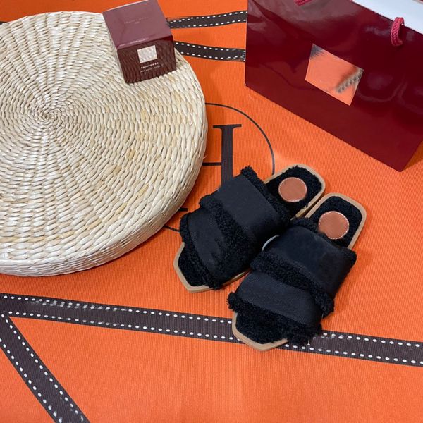 luxury designer sandals woody flat mule women fur slides cool canvas beach sandals winter outdoor shoes white black grey green soft pink sai
luxury designer sandals woody flat mule women fur slides cool canvas beach sandals winter outdoor shoes white black grey green soft pink sai