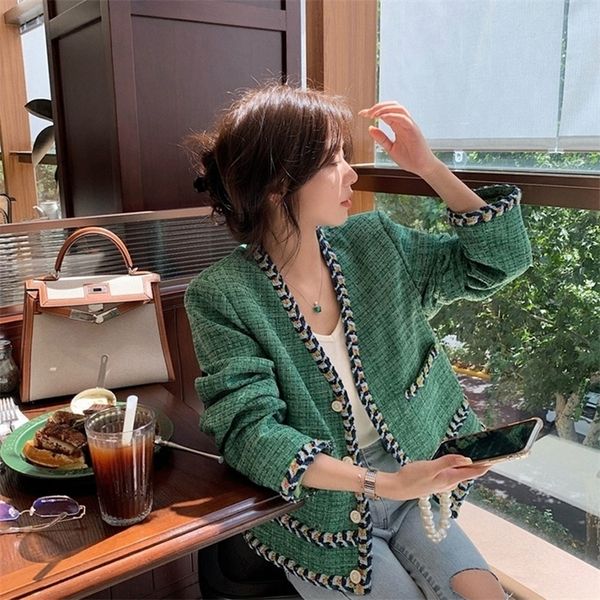 women's knits tees high-quality autumn jacket small fragrant wind woven women korean style temperament v-neck single-breasted 221007, White
women's knits tees high-quality autumn jacket small fragrant wind woven women korean style temperament v-neck single-breasted 221007, White