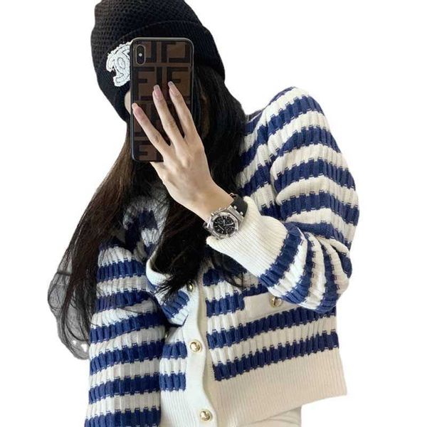 Women's Sweaters EBAIHUI Crop Top Sweater Striped Cardigan Short Knitted Cardigans for Women V Neck Chic Y2K Casual Loose Autumn Korean Top, Red
Women's Sweaters EBAIHUI Crop Top Sweater Striped Cardigan Short Knitted Cardigans for Women V Neck Chic Y2K Casual Loose Autumn Korean Top, Red