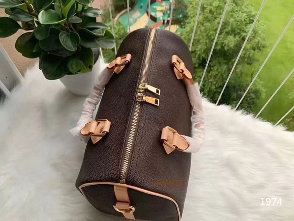 designer crossbody bag classic women leather cosmetic bags female ladies handbag luxury hand mother bill of lading womens shoulder bag lette
designer crossbody bag classic women leather cosmetic bags female ladies handbag luxury hand mother bill of lading womens shoulder bag lette