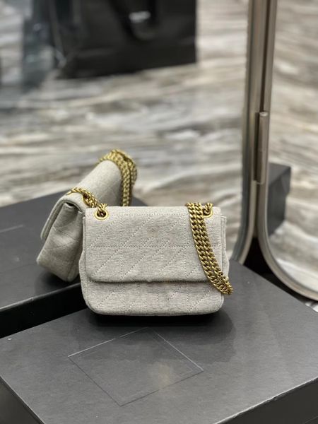 7a quality designers wallet fashion bags card holder carry around women money cards coins bag men leather purse long business wallets
7a quality designers wallet fashion bags card holder carry around women money cards coins bag men leather purse long business wallets