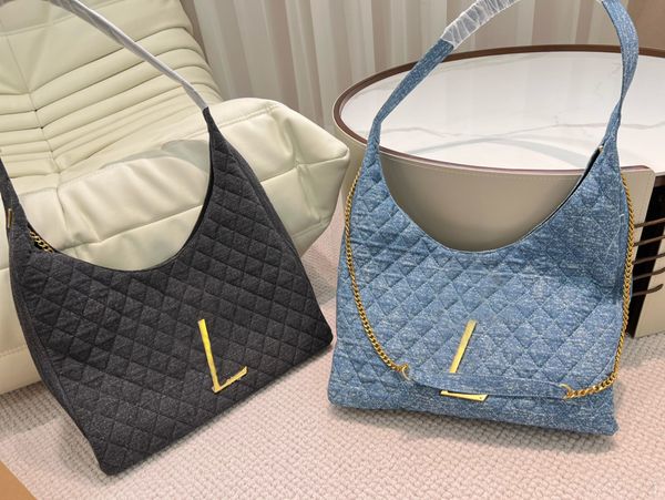 22ss women's large capacity composite bag luxury brand diamond pattern design zipper fashion the same handbag of the star
22ss women's large capacity composite bag luxury brand diamond pattern design zipper fashion the same handbag of the star