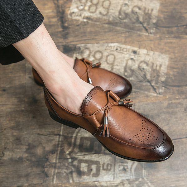 vintage old oxford shoes pointed toe punch carved fringe one stirrup men's fashion formal casual shoes large sizes, Black
vintage old oxford shoes pointed toe punch carved fringe one stirrup men's fashion formal casual shoes large sizes, Black