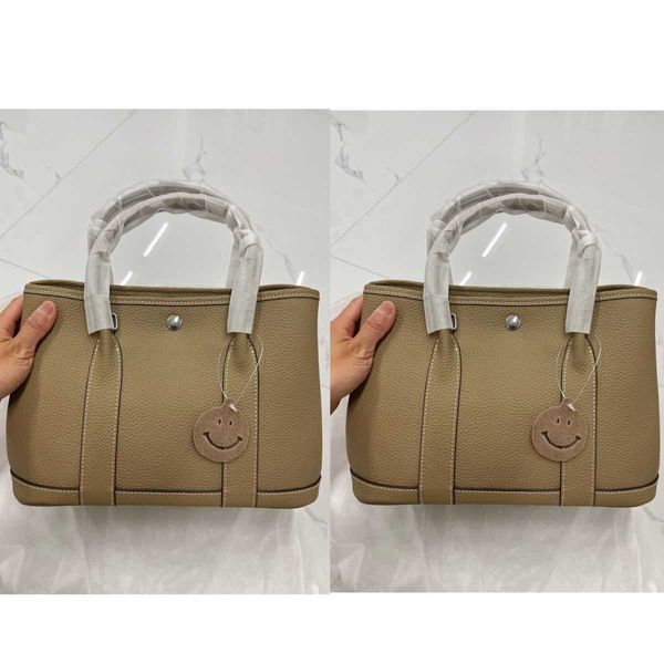 herme bag series designer genuine leather lychee pattern garden 2022 new fashion large capacity single shoulder cross body portable tote mom
herme bag series designer genuine leather lychee pattern garden 2022 new fashion large capacity single shoulder cross body portable tote mom