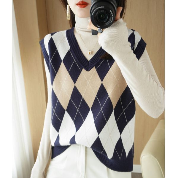women's vests 3913 winter pullovers sweater vest women vneck knitwear sleeveless sweater slim warm female sweater's vest outerwear, Black;white
women's vests 3913 winter pullovers sweater vest women vneck knitwear sleeveless sweater slim warm female sweater's vest outerwear, Black;white