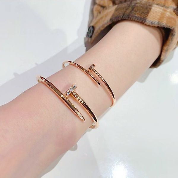 classic designer womens nail bracelet luxury bangle 18k gold boys girls valentines day wedding love gift 316l stainless steel jewelry factor, Black
classic designer womens nail bracelet luxury bangle 18k gold boys girls valentines day wedding love gift 316l stainless steel jewelry factor, Black