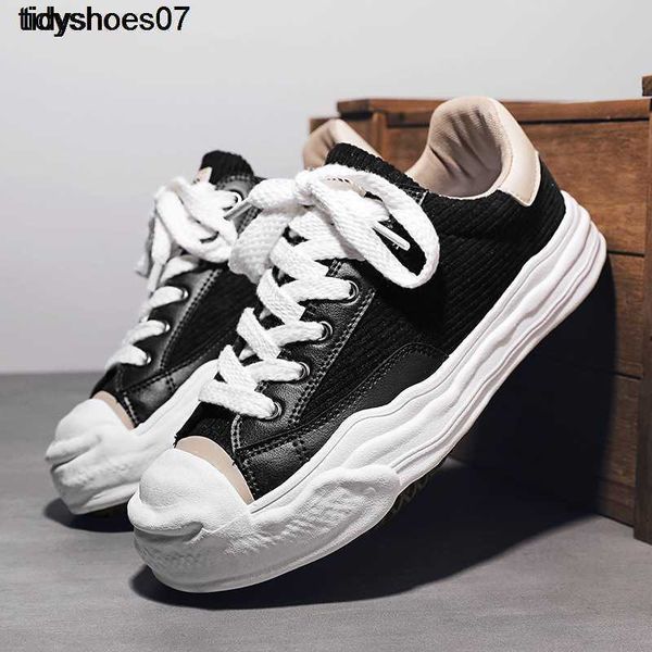 2022 autumn men's black shoes mihara yasuhiro dissolved damp plate shoes student thick sole breathable casual shoes corduroy
2022 autumn men's black shoes mihara yasuhiro dissolved damp plate shoes student thick sole breathable casual shoes corduroy