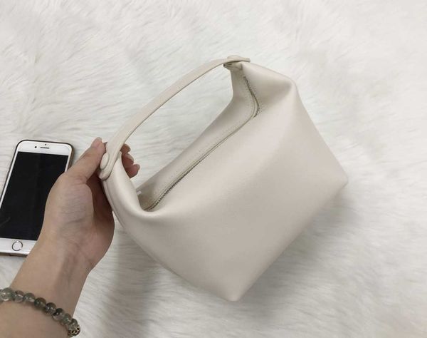bags women designers luxurys the row tote crossbody leather bucket half moon bag crescent underarm shoulder purse bet3 udmk
bags women designers luxurys the row tote crossbody leather bucket half moon bag crescent underarm shoulder purse bet3 udmk