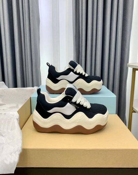 luxury designer casual shoes canvas wavy shoes bread shoe men women sneakers couple size 35-45, Black
luxury designer casual shoes canvas wavy shoes bread shoe men women sneakers couple size 35-45, Black