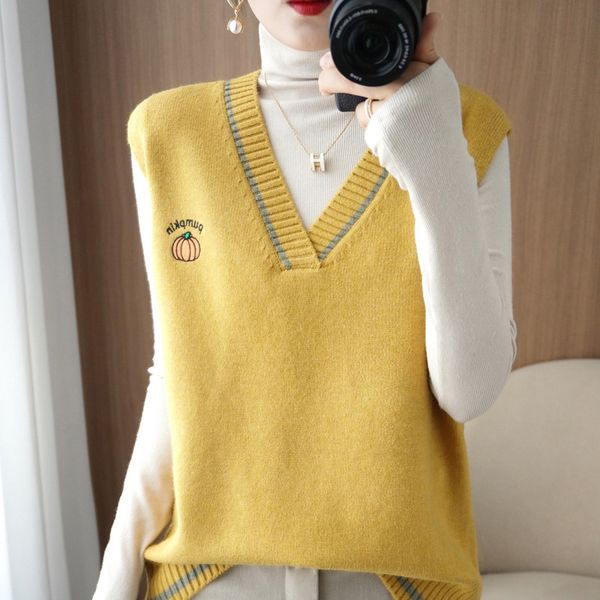 women's vests 3922 spring autumn knitted vest waistcoat women embroidery knit vest vneck sleeveless pullovers women's sweaters ves, Black;white
women's vests 3922 spring autumn knitted vest waistcoat women embroidery knit vest vneck sleeveless pullovers women's sweaters ves, Black;white